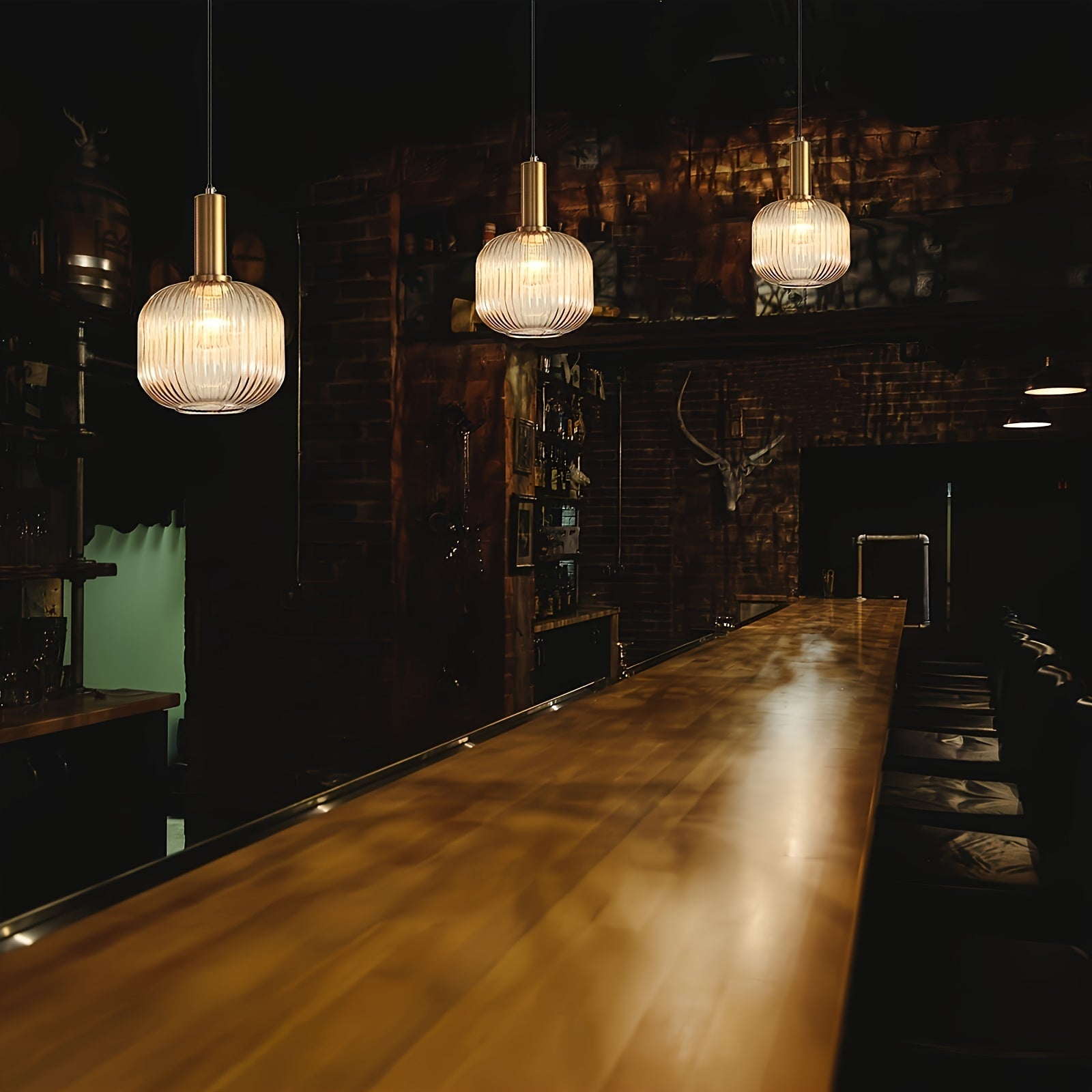 Hanglamp Ribbelglas – Moderne Pendant met Messing en Geribbelde Glazen Kap