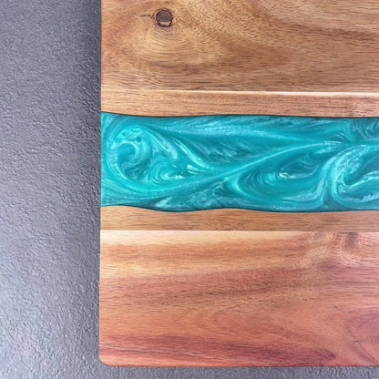 Serveerplank Acaciahout met Rivierdesign – Hars Snijplank & Kaasplank