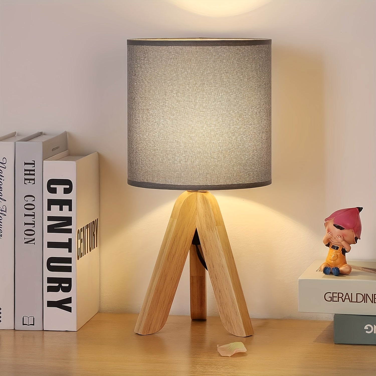 Tafellamp Driepoot Hout – Scandinavische Sfeerlamp met Stoffen Kap