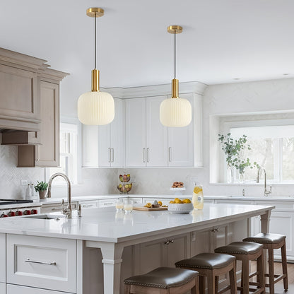 Hanglamp Ribbelglas – Moderne Pendant met Messing en Geribbelde Glazen Kap