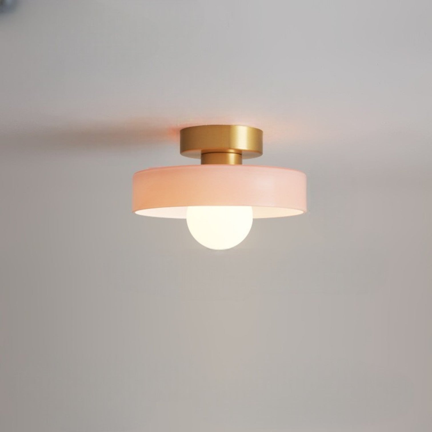 Plafondlamp Bauhaus – Minimalistische Plafonnière met Messing & Glas voor Hal & Slaapkamer