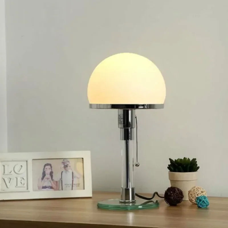 Wilhelm Bauhaus Tafellamp – Designlamp van Glas & Messing