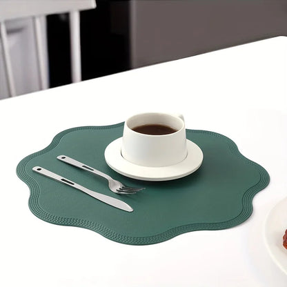Placemats Rond Leerlook met Bloemenreliëf – Luxe Antislip Placemats, Set van 4 of 6