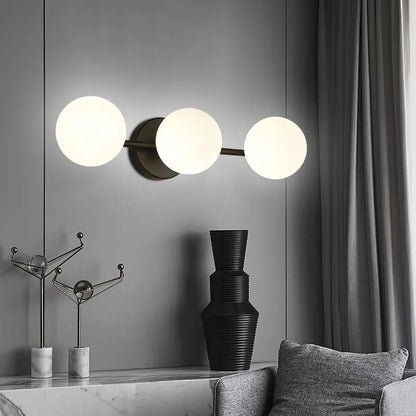 Wandlamp Drie Glazen Bollen – Nordic LED Sfeerlamp voor Woonkamer & Hal