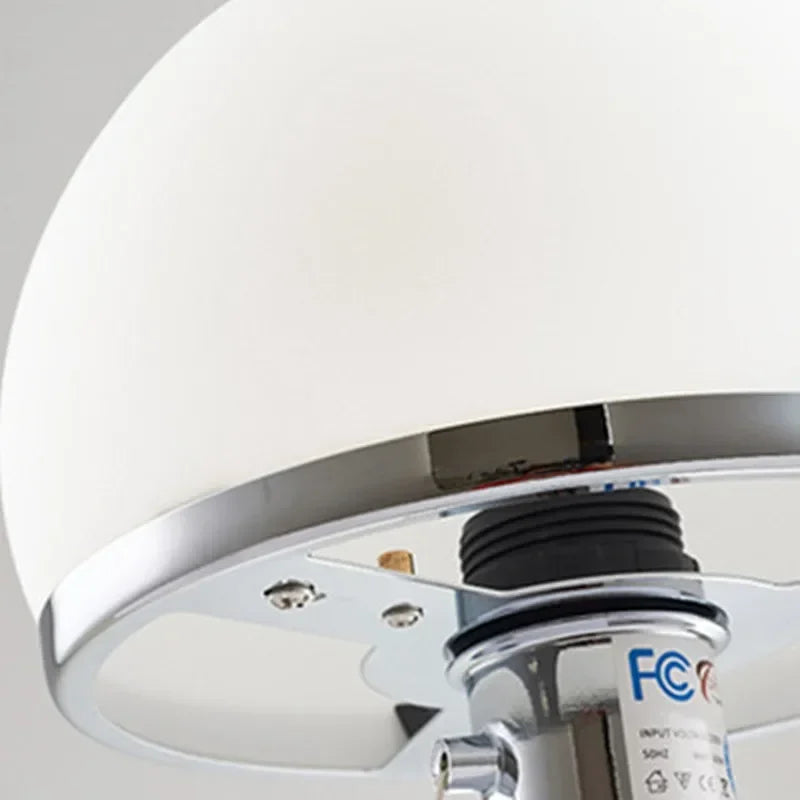 Wilhelm Bauhaus Tafellamp – Designlamp van Glas & Messing