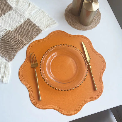 Placemats Rond Leerlook met Bloemenreliëf – Luxe Antislip Placemats, Set van 4 of 6