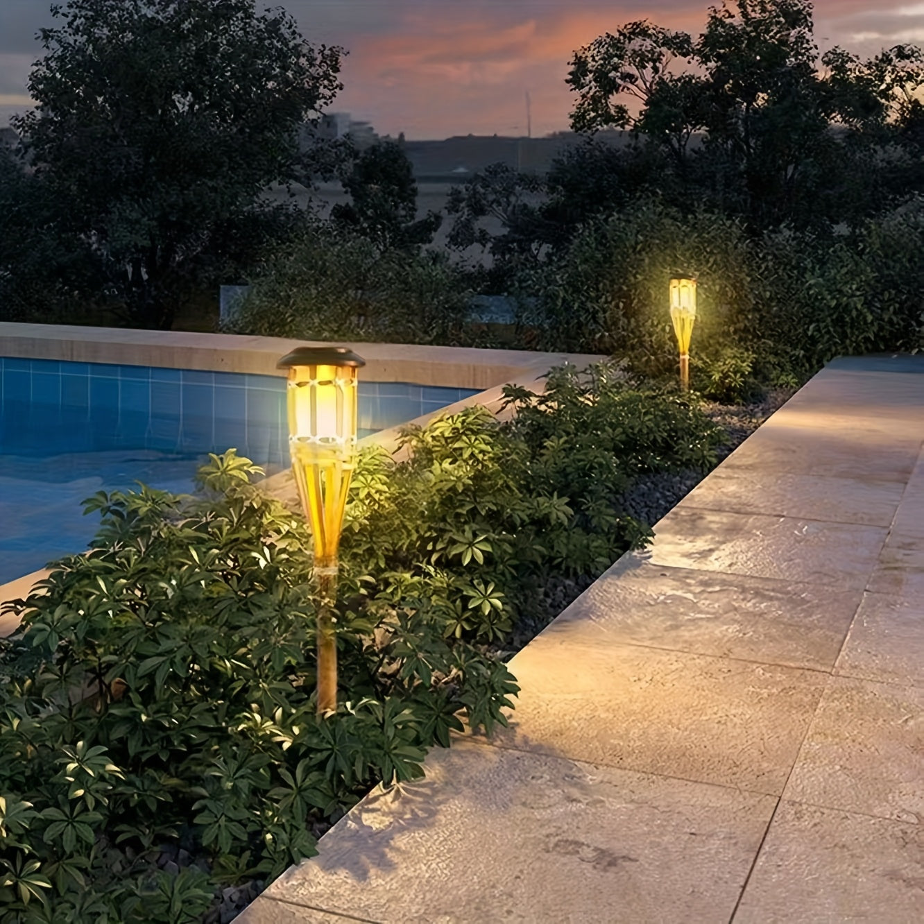 Solar Fakkels Bamboe (2-pack) – 12-LED Tuinlantaarns met Vlameffect op Zonne-energie