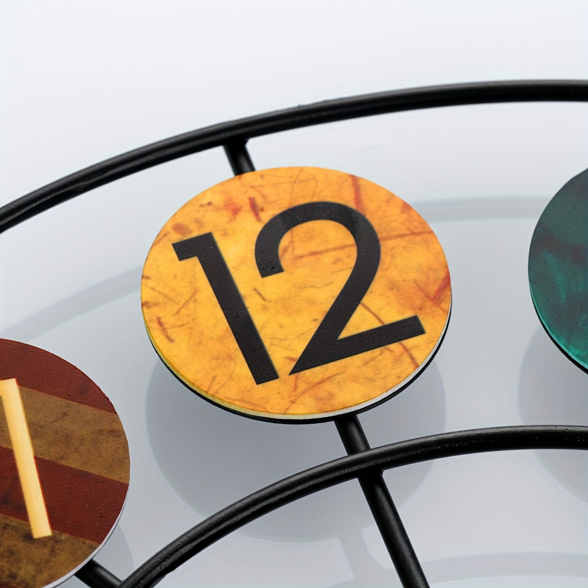 Wandklok Metaal Kleurrijk – Retro IJzeren Wandklok voor Woonkamer & Keuken
