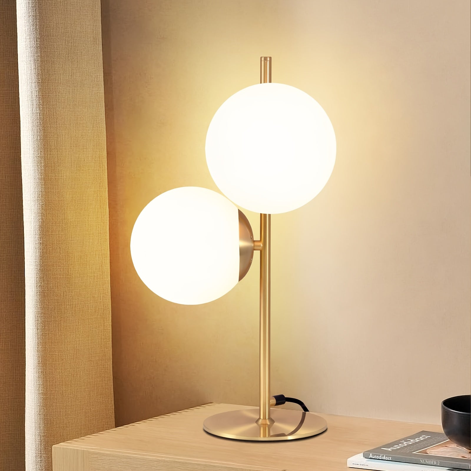Tafellamp Goud met Witte Glasbol – Moderne Sfeerlamp voor Woonkamer & Nachtkastje