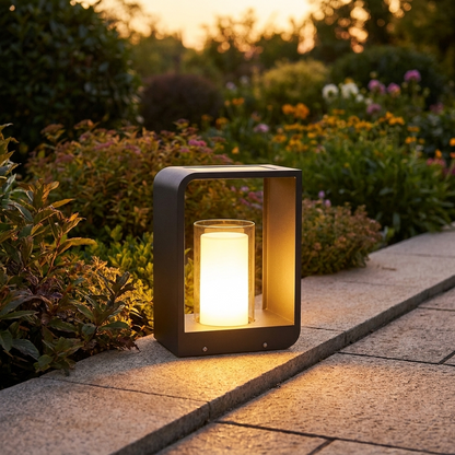 Vierkante solar buitenlamp op terras