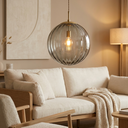 Nordic glasbol hanglamp in woonkamer