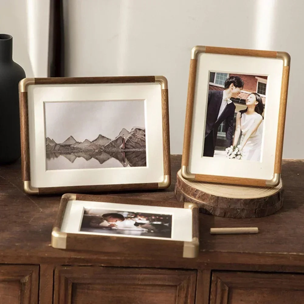 Fotolijst Hout Staand – Vintage Fotolijst met Houtlook & Messing Detail