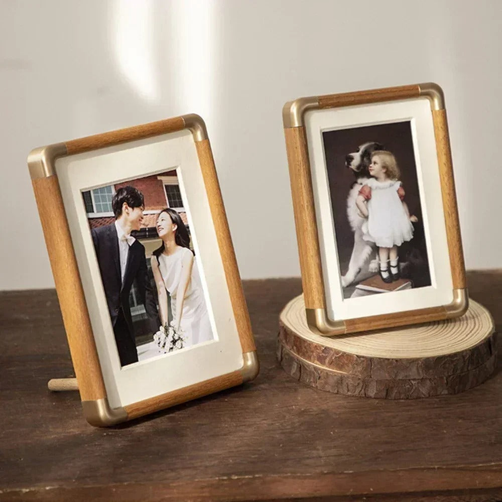 Fotolijst Hout Staand – Vintage Fotolijst met Houtlook & Messing Detail